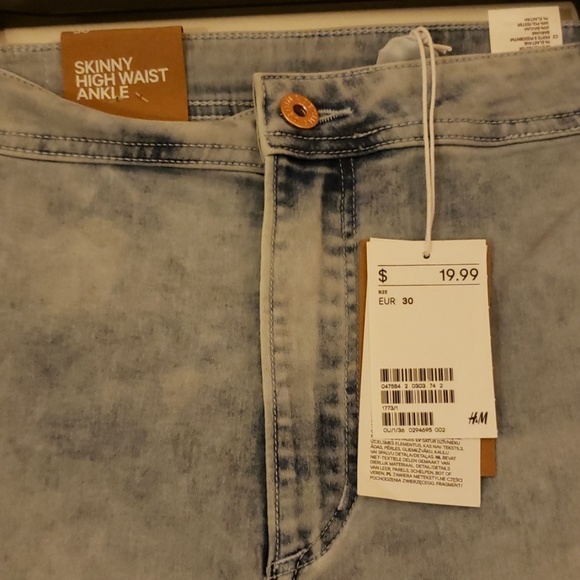 2 New Pairs of H&M Skinny High Waist Ankle Denims - Picture 3 of 8